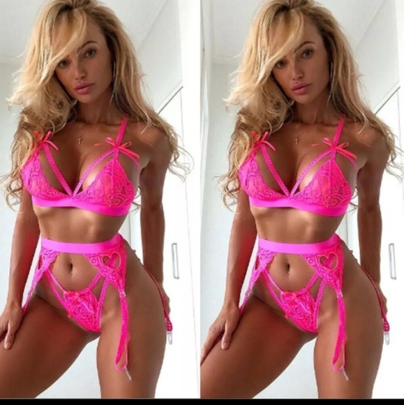 Pink strappy bra garter lingerie - Picture 5 of 10